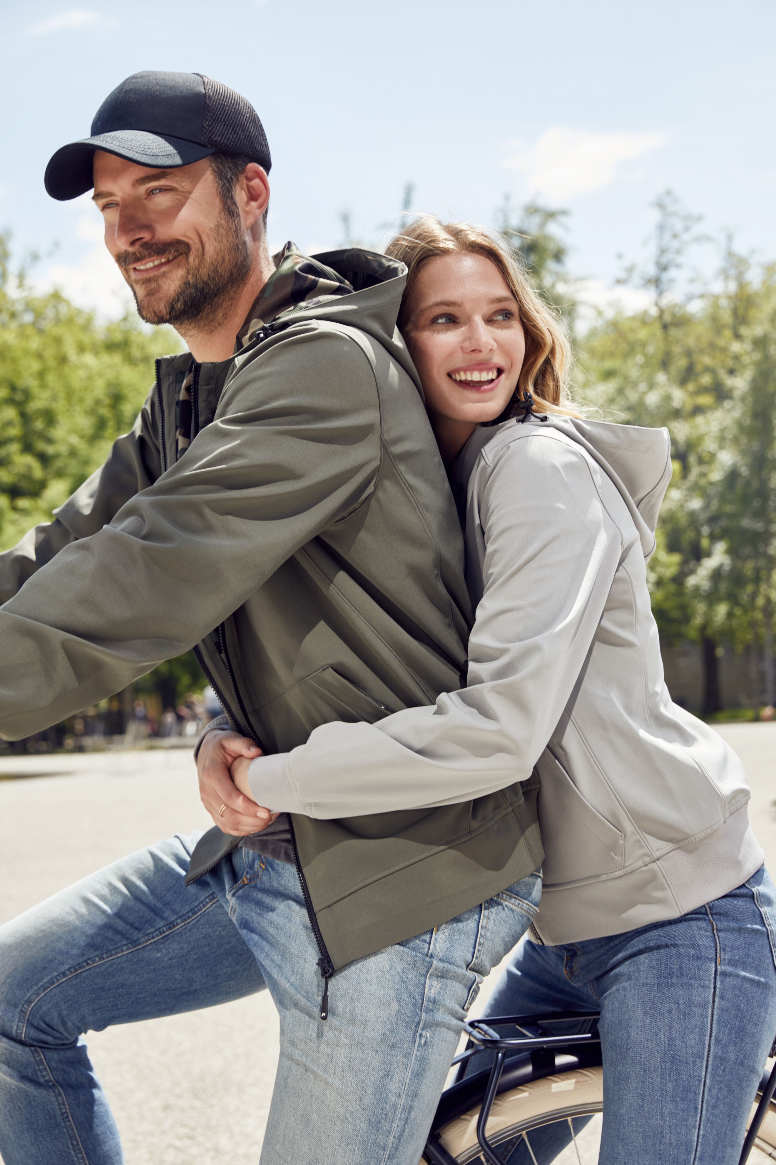 Ladies' Hooded Softshell Jacket