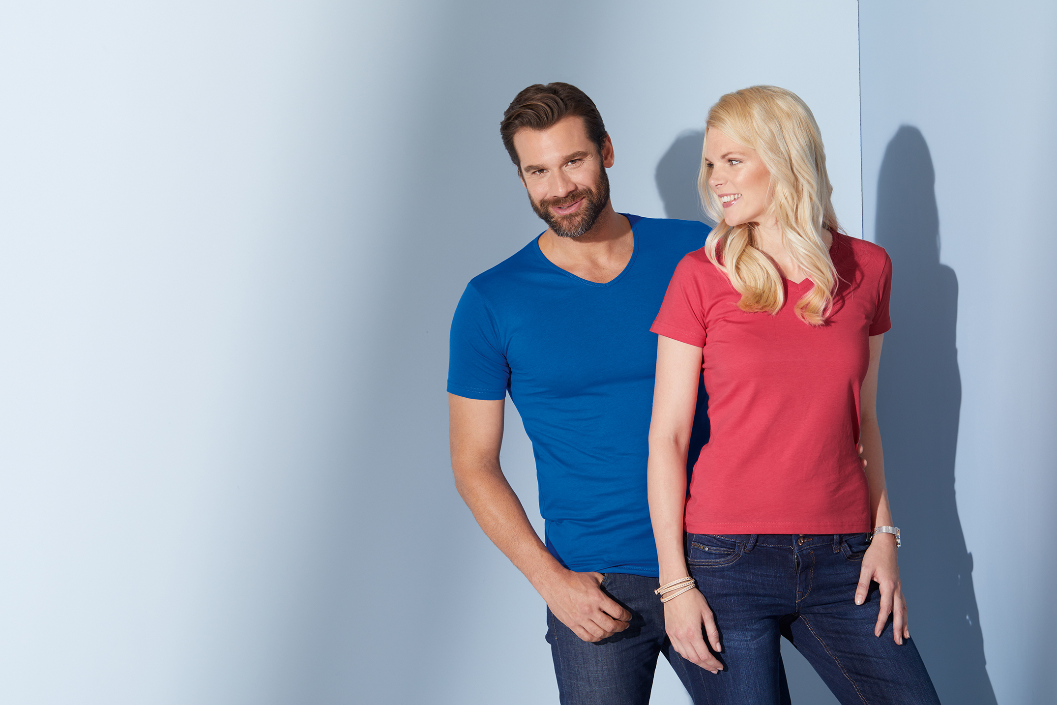 Ladies' Slim Fit V-T